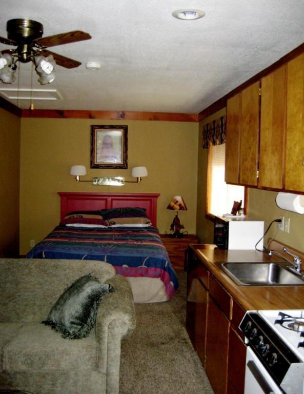 Majestic Moose Lodge - Coptic Villageビッグ・ベアー・レイク 部屋 写真