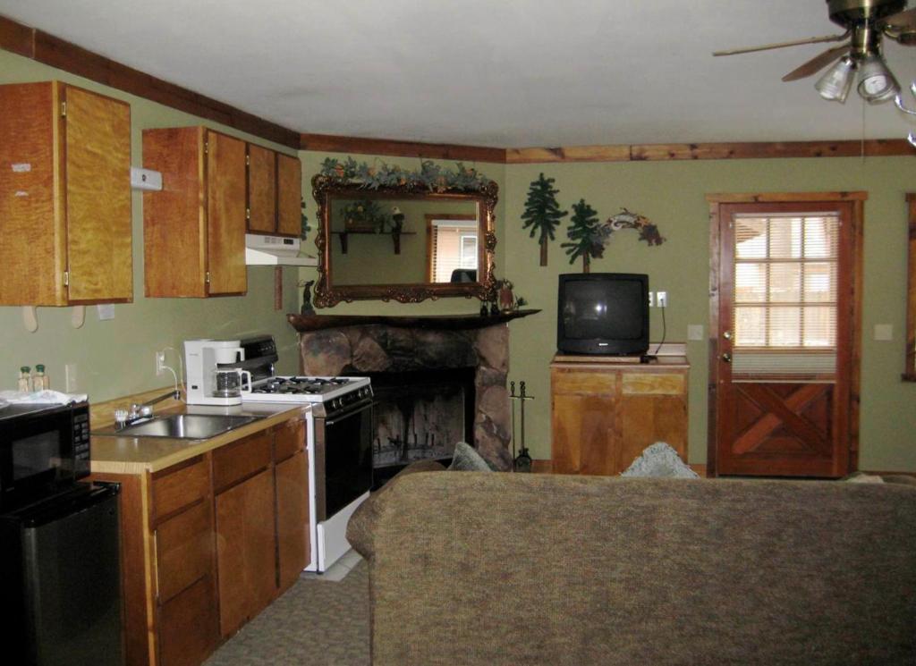 Majestic Moose Lodge - Coptic Villageビッグ・ベアー・レイク 部屋 写真